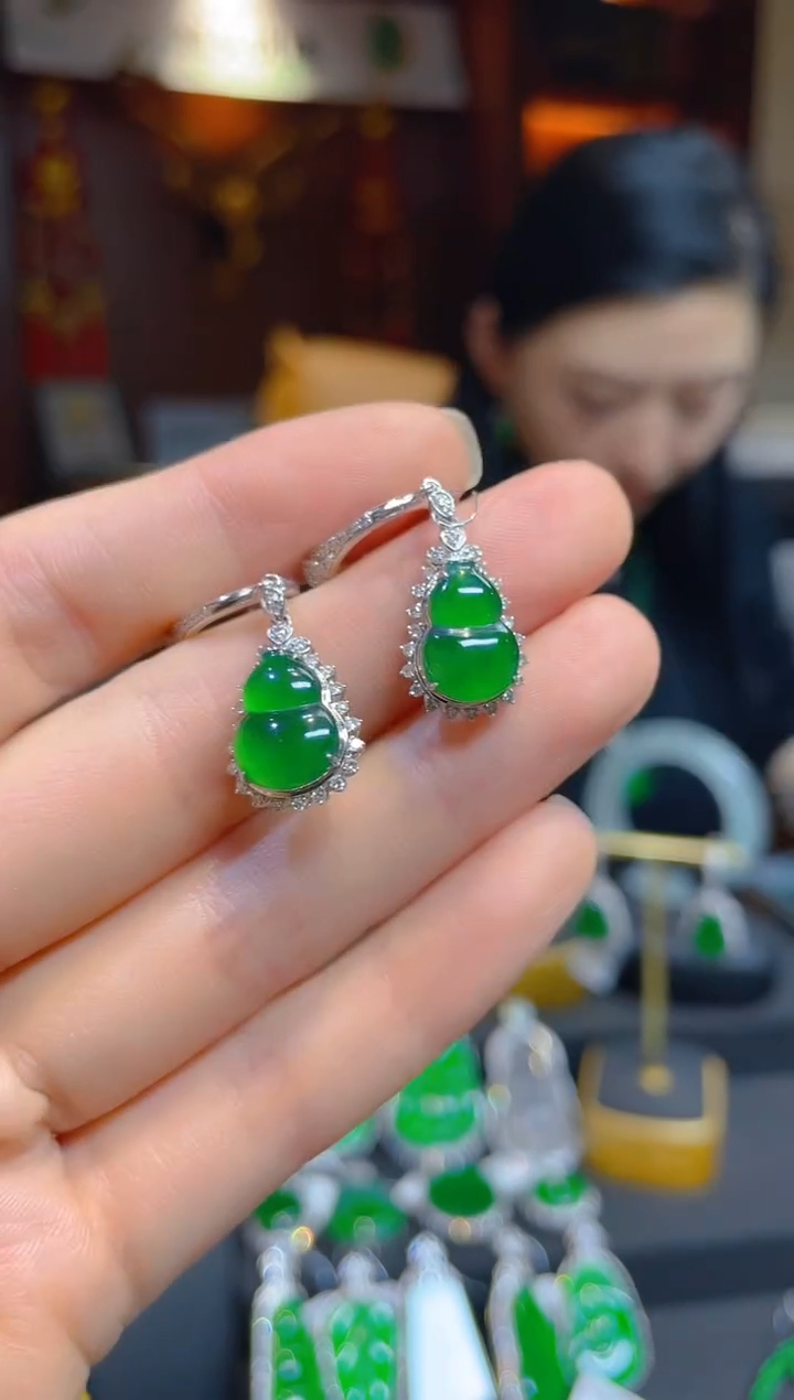 【闪购商品】翡翠耳饰18K金镶嵌116461天然A货翡翠葫芦耳坠