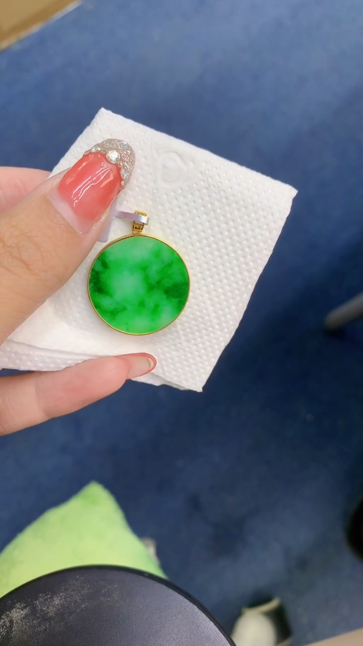 颈饰18K金镶嵌翡翠1