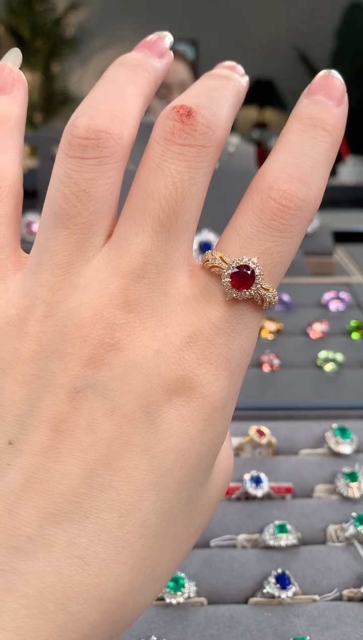 【闪购商品】红宝石戒指18K金镶嵌红宝石