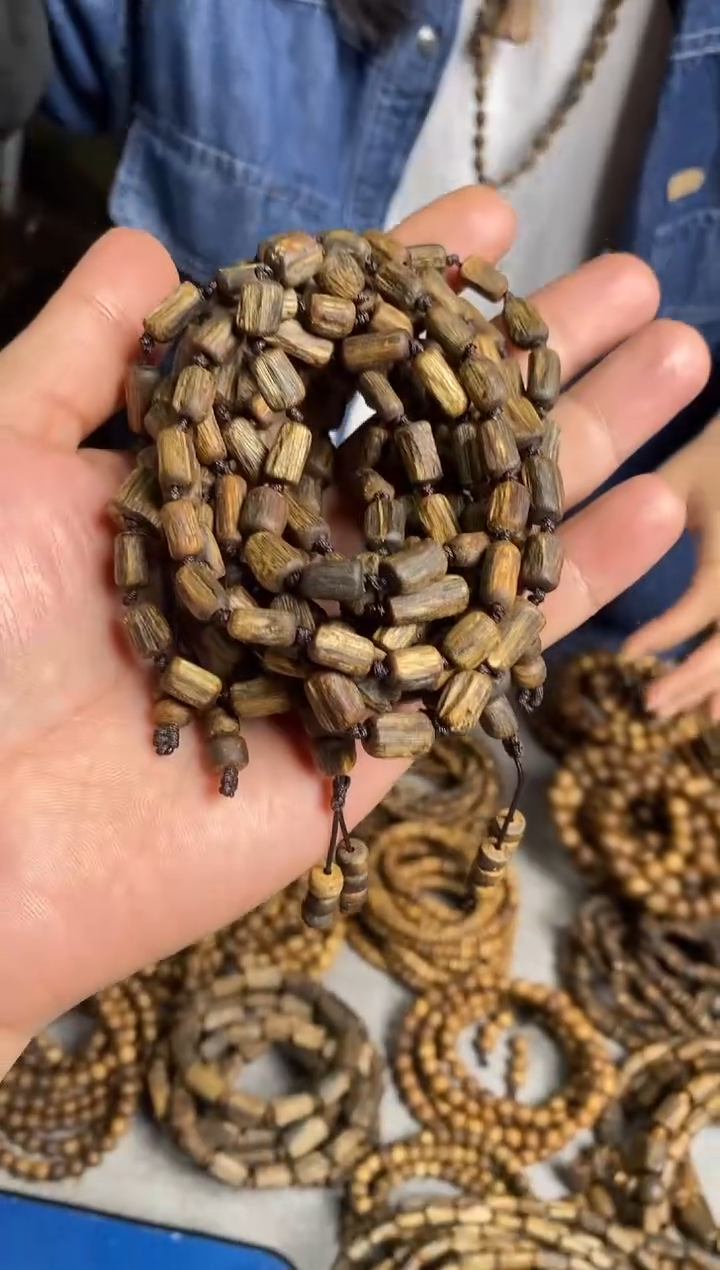 沉香手串虫漏随型桶珠多圈棋楠手串多样性发一