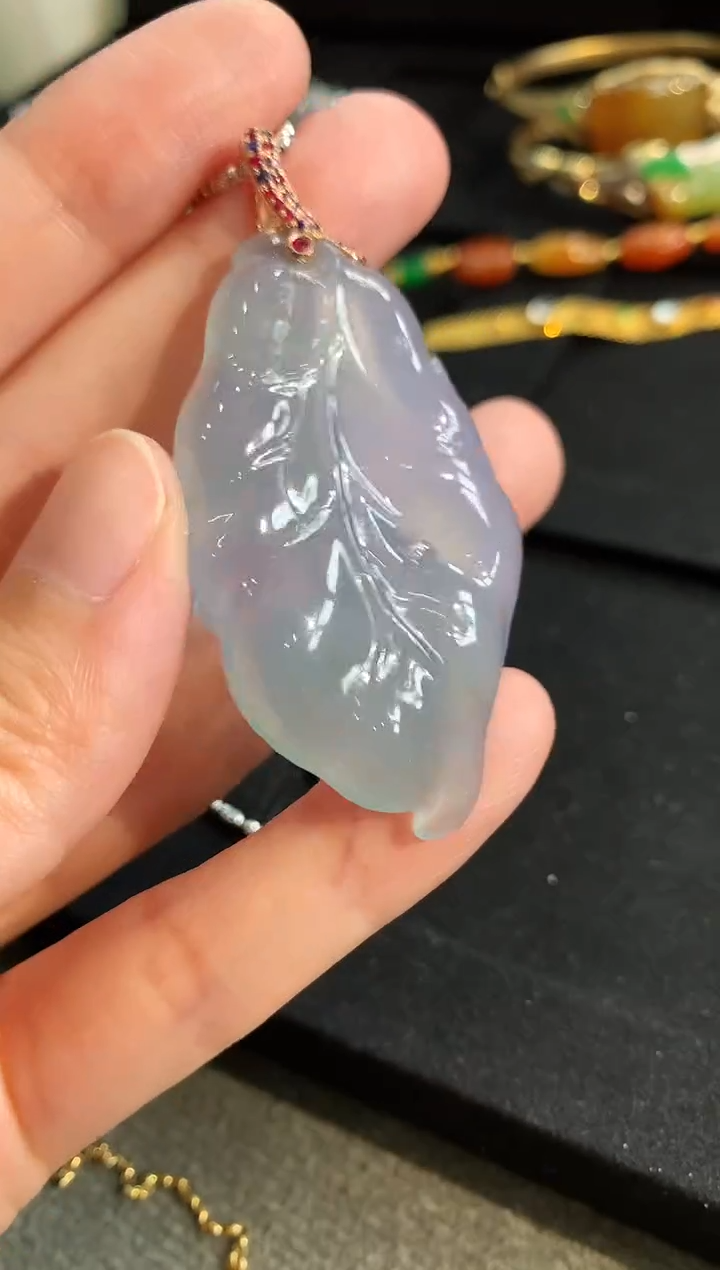 【闪购商品】翡翠颈饰18K金镶嵌吊坠