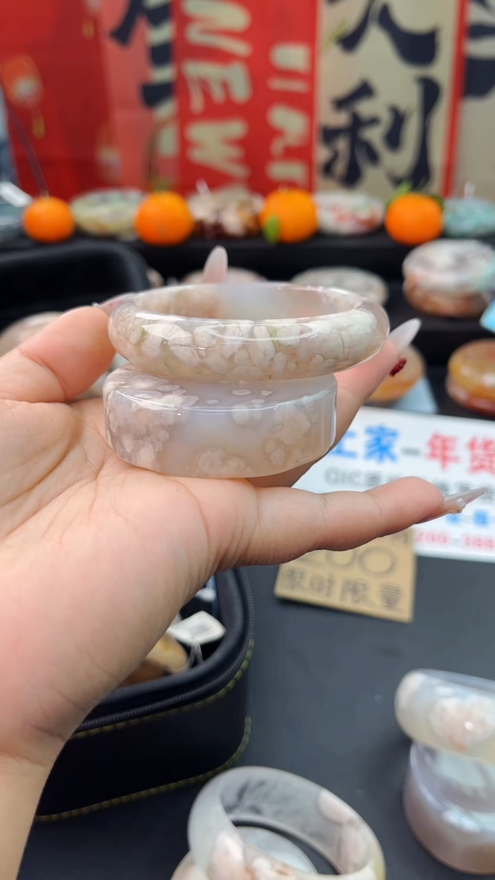 【闪购商品】石英质玉手镯未镶嵌赠送镯心（58圈口）
