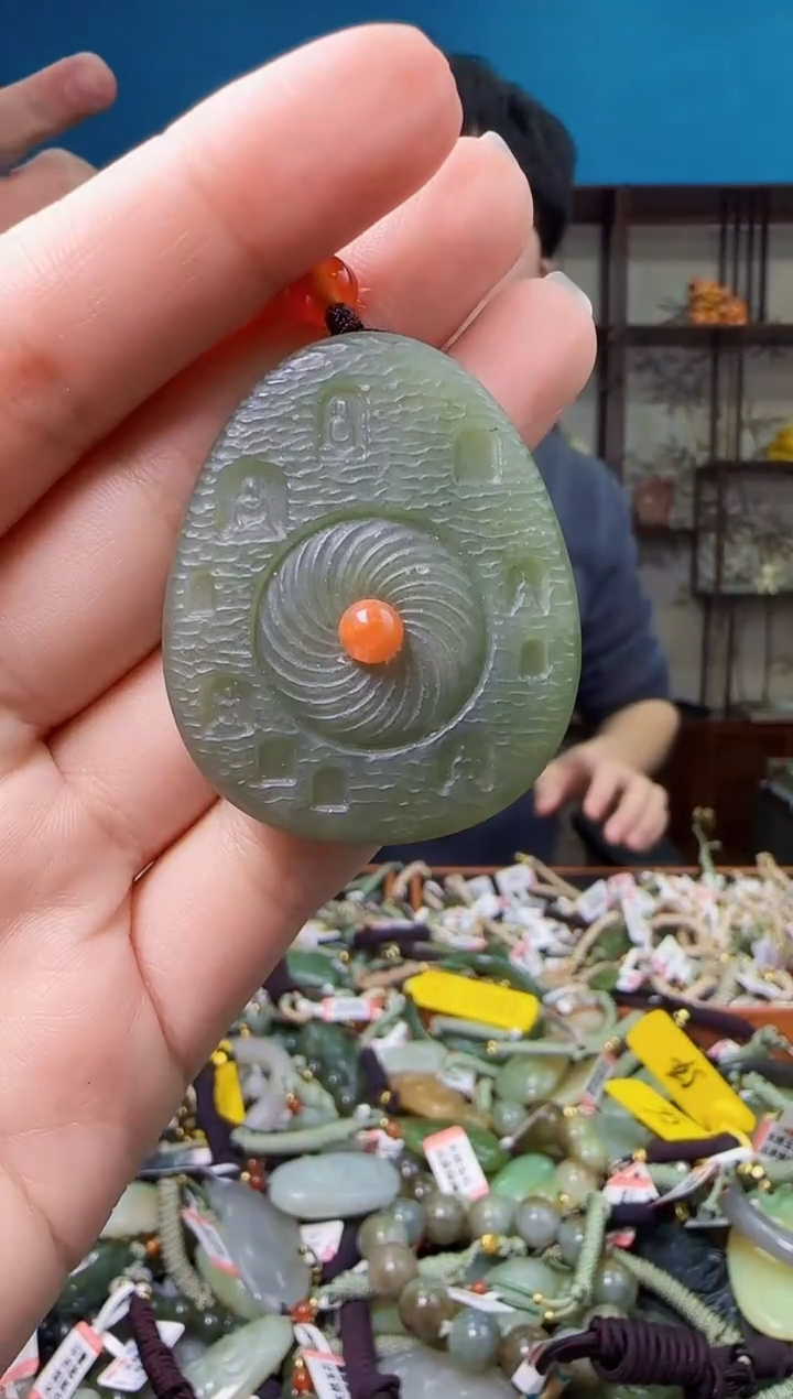 颈饰未镶嵌和田玉1