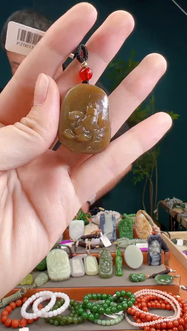 颈饰未镶嵌和田玉一物一证 拍一单发一个