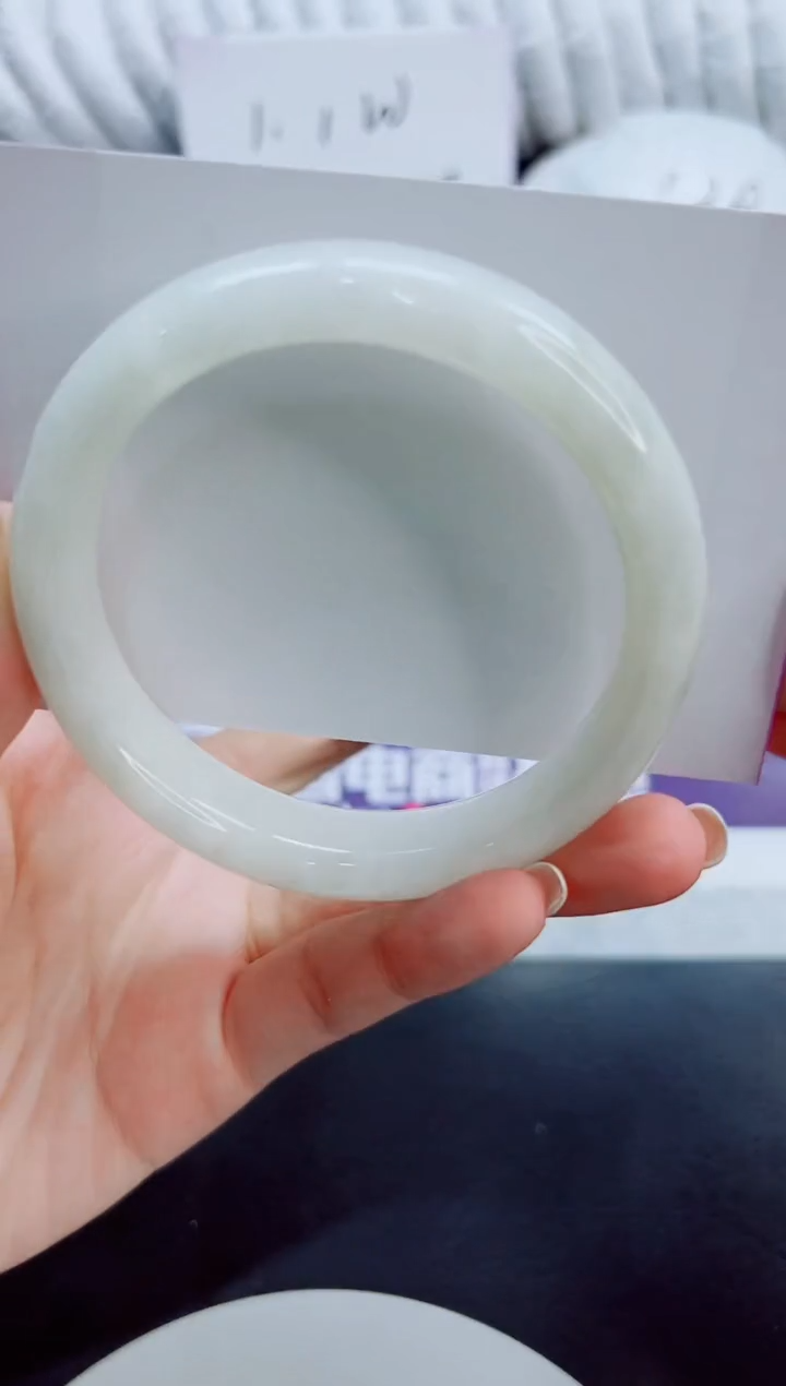 未镶嵌手镯和田玉79/57.5  HT