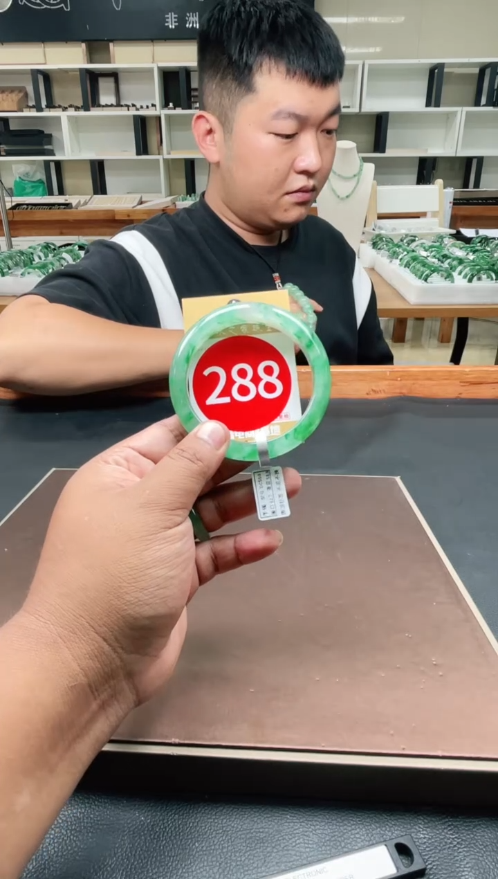 未镶嵌手镯石英质玉62+288