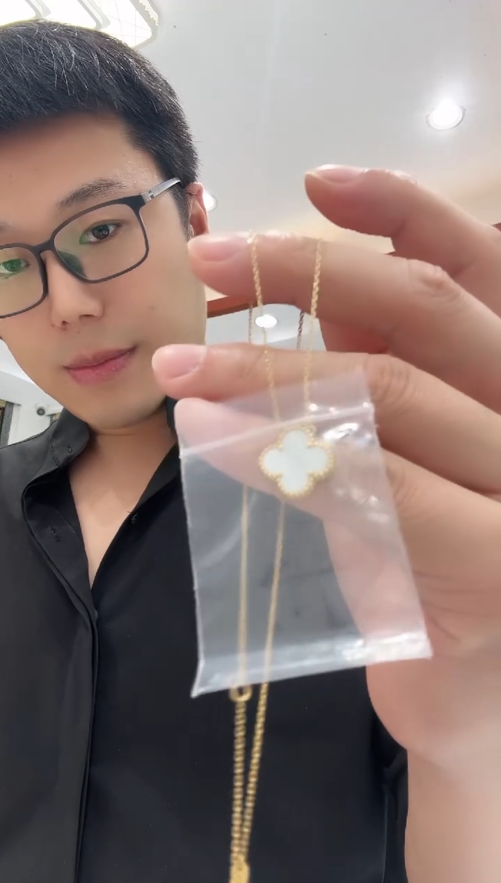 18K金镶嵌贝壳（贝母）套链s*h白色k黄，四叶草套链