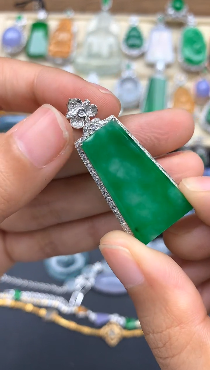 翡翠18K金镶嵌颈饰475-春日珠宝