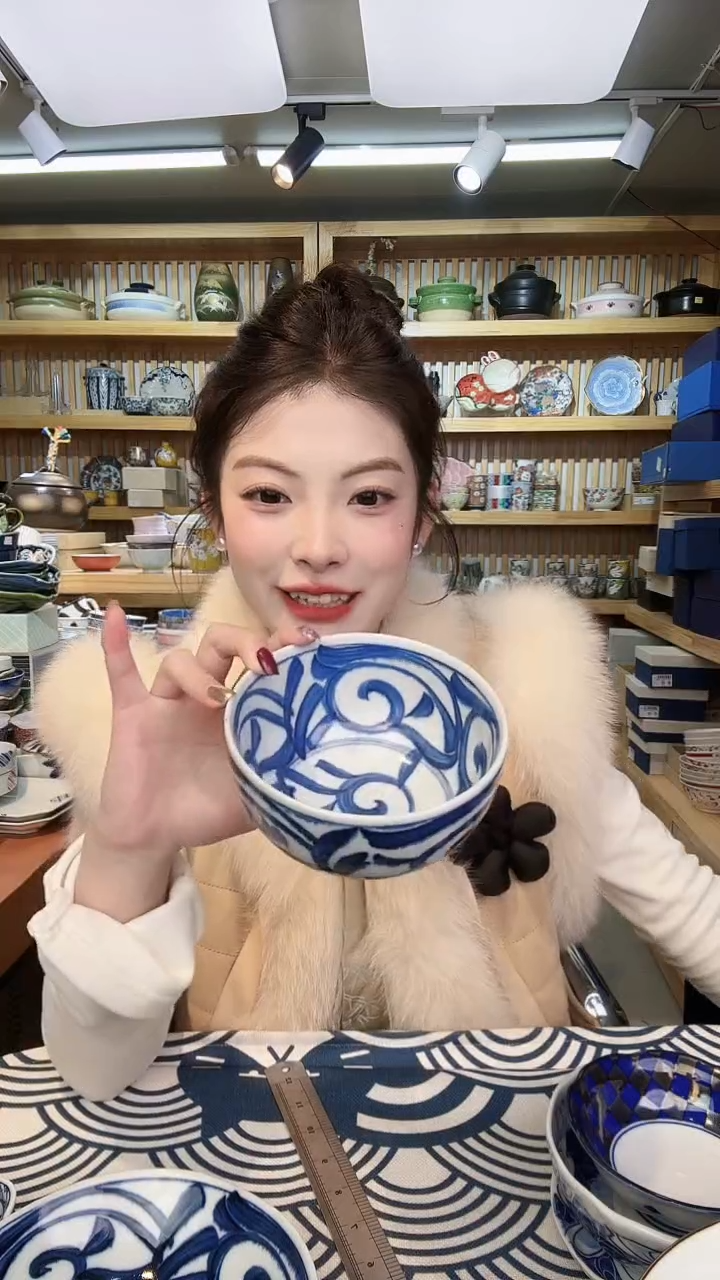 【闪购商品】盘蓝草纹13cm墩墩碗进口一个