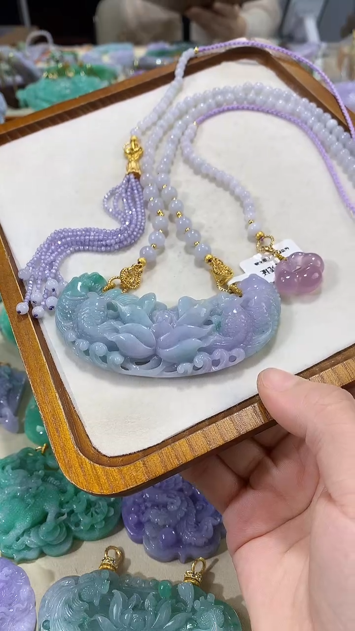 颈饰未镶嵌翡翠鱼*吊坠