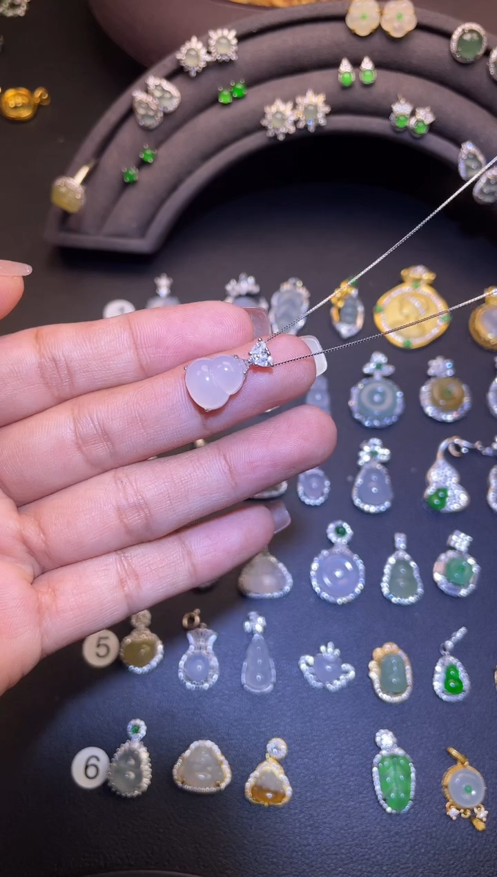 吊坠(不含链)银S925镶嵌翡翠送链子一条