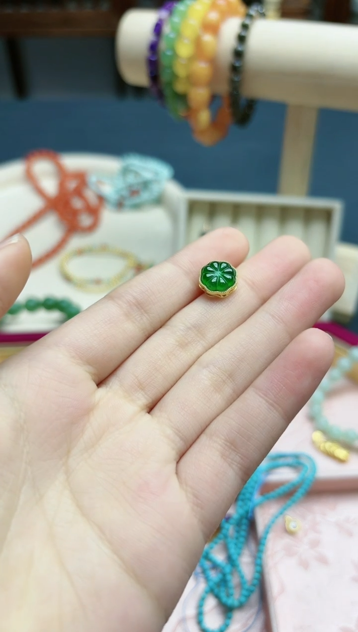 【闪购商品】翡翠颈饰18K金镶嵌18k金翡翠花吊坠*1 ZX赠链