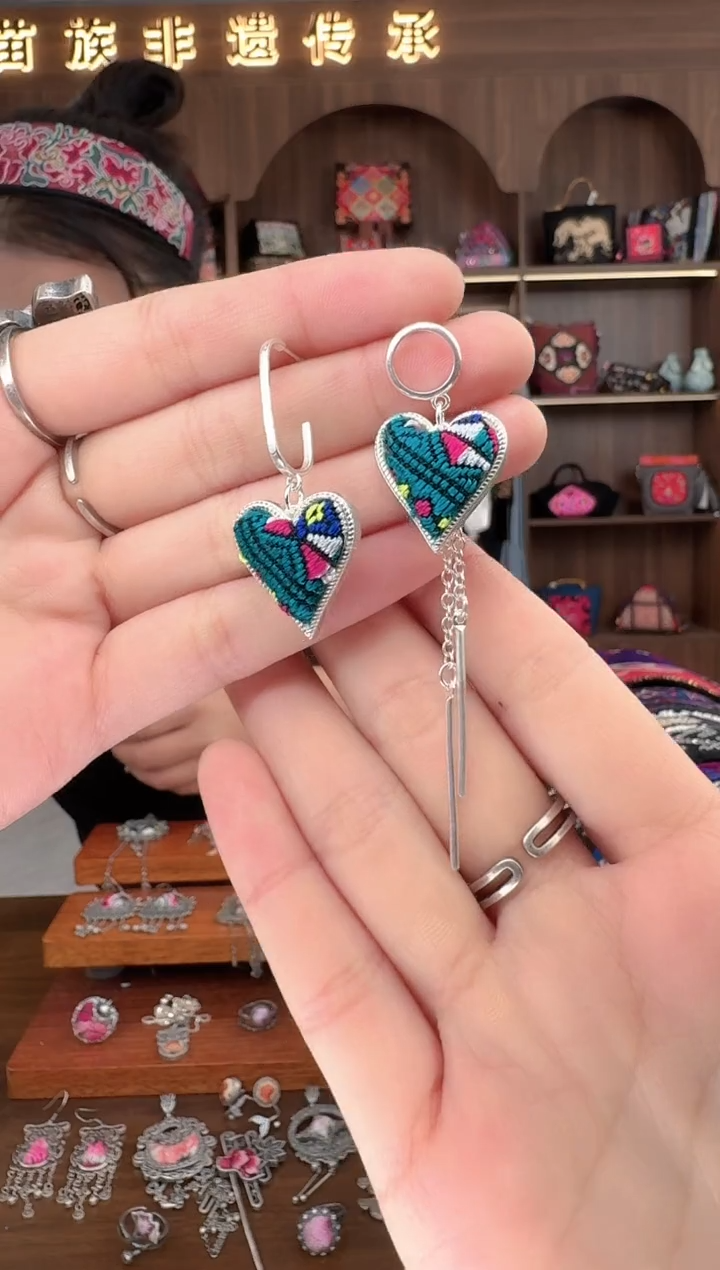 【闪购商品】织绣扶光苗绣传承42