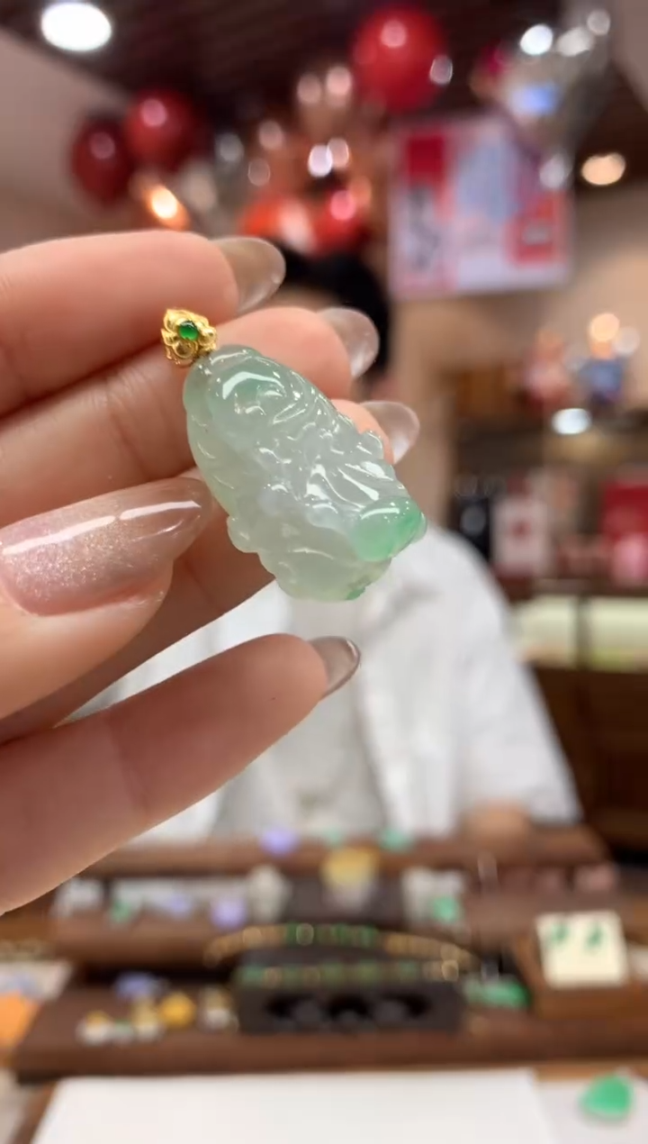 【闪购商品】翡翠吊坠(不含链)18K金镶嵌白菜