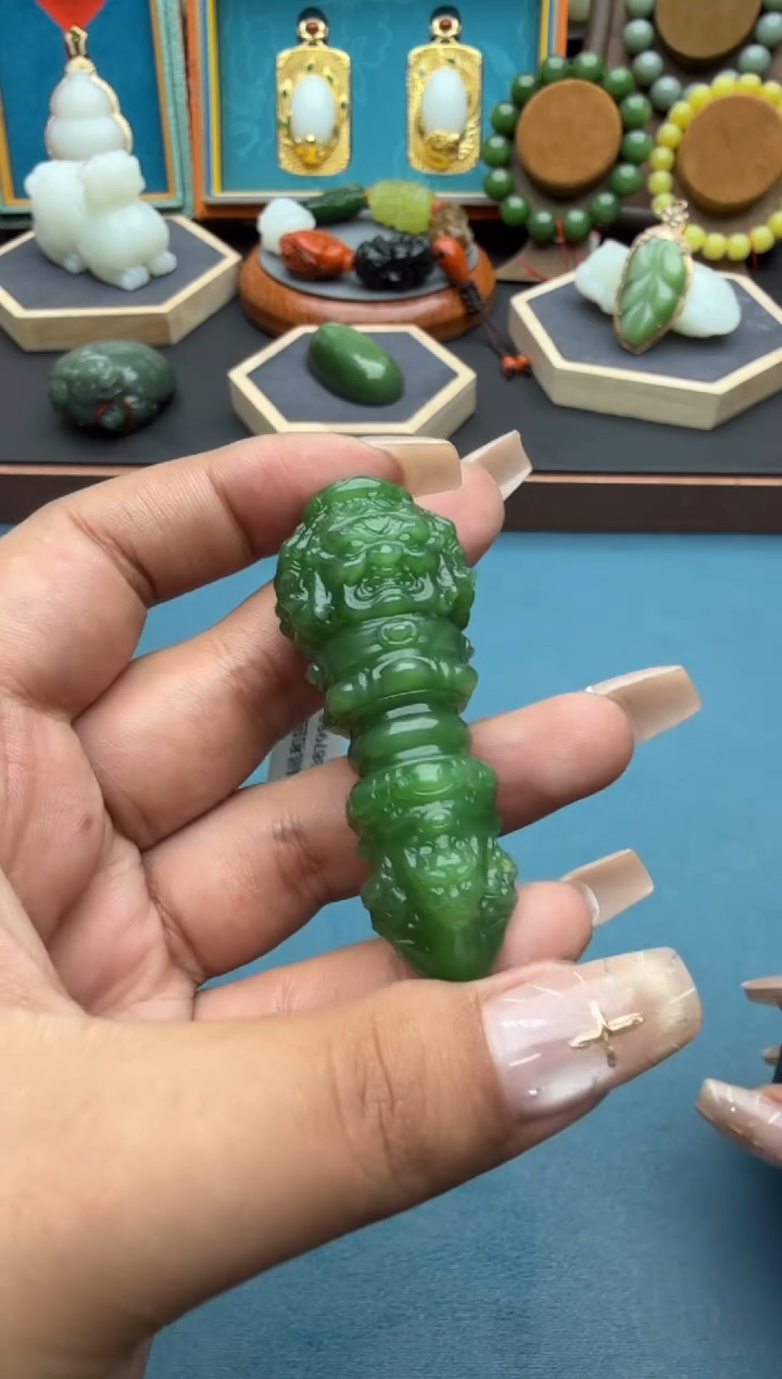 未镶嵌和田玉把件by