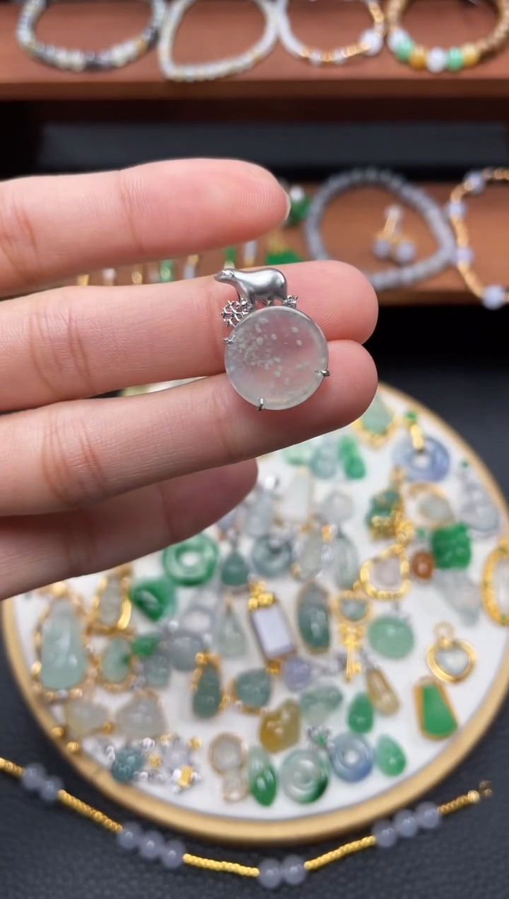 【闪购商品】翡翠吊坠(不含链)18K金镶嵌一个  JK488