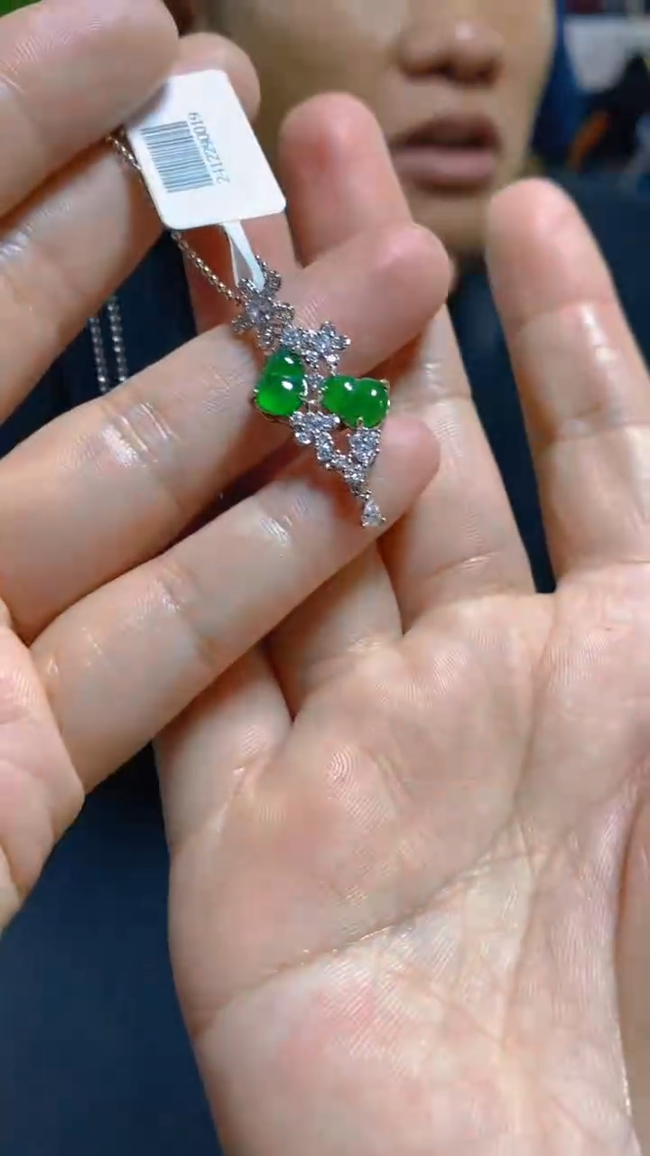 【闪购商品】翡翠吊坠(赠链)未镶嵌0447760597多样性发一