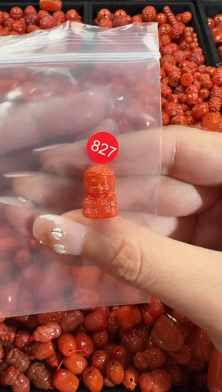 颈饰未镶嵌南红玛瑙1