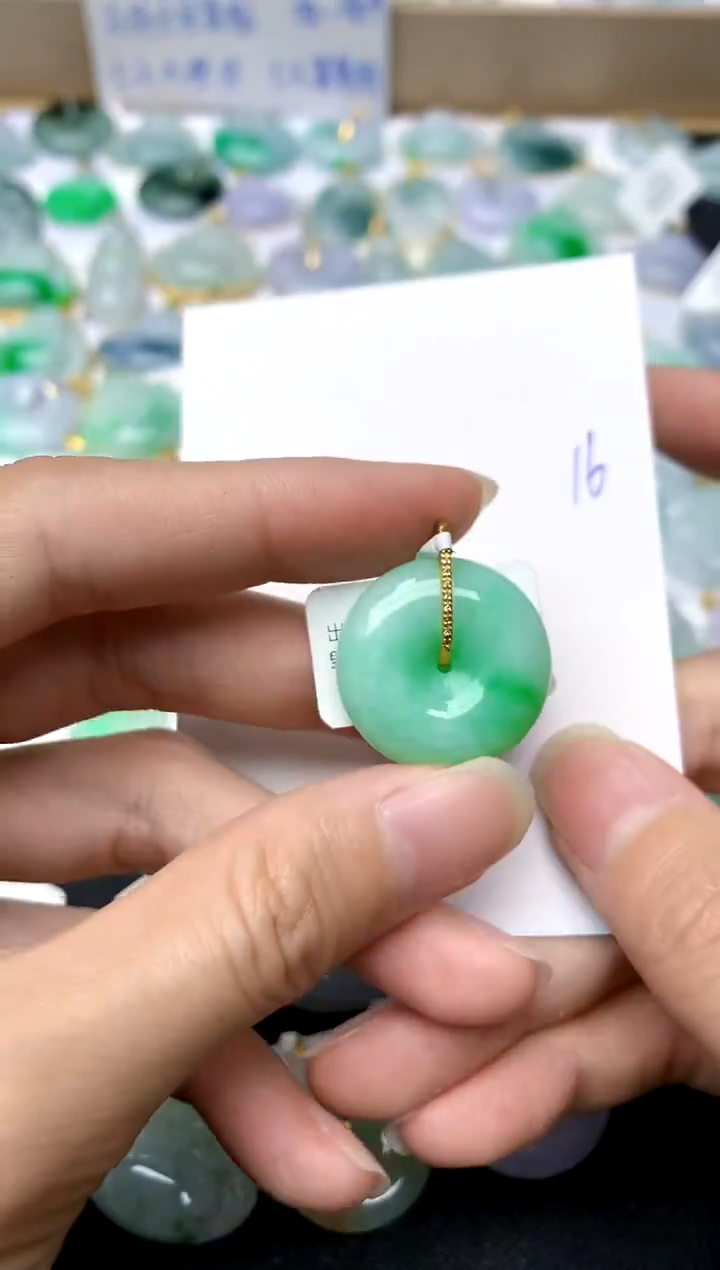 【闪购商品】翡翠颈饰18K金镶嵌16天然A货翡翠