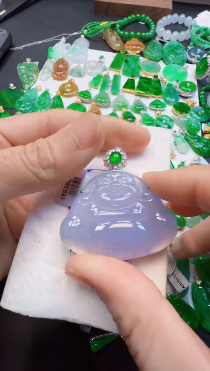 【闪购商品】翡翠吊坠(不含链)18K金镶嵌68000