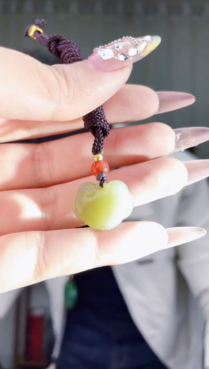 【闪购商品】和田玉挂件未镶嵌拍一发一，多样性发货！