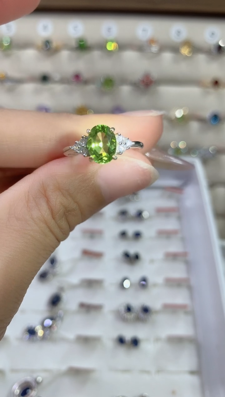 【闪购商品】橄榄石戒指银S925镶嵌............