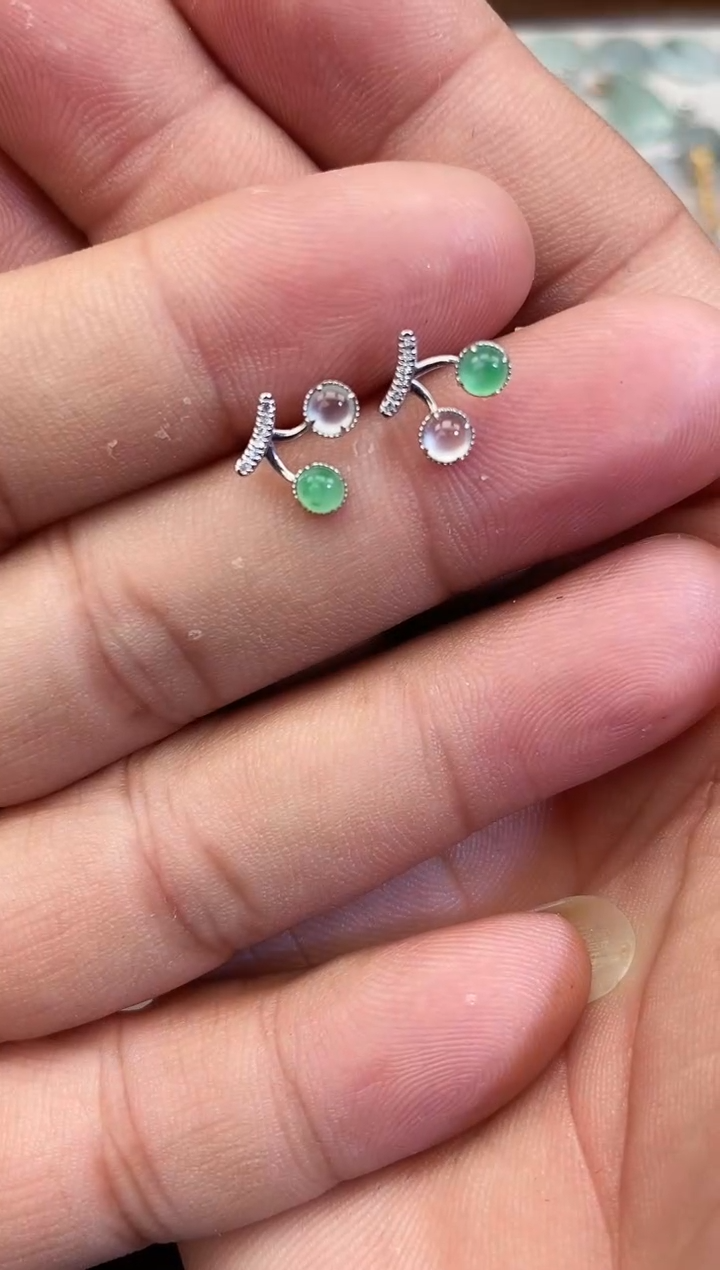 【闪购商品】翡翠吊坠(不含链)18K金镶嵌翡翠