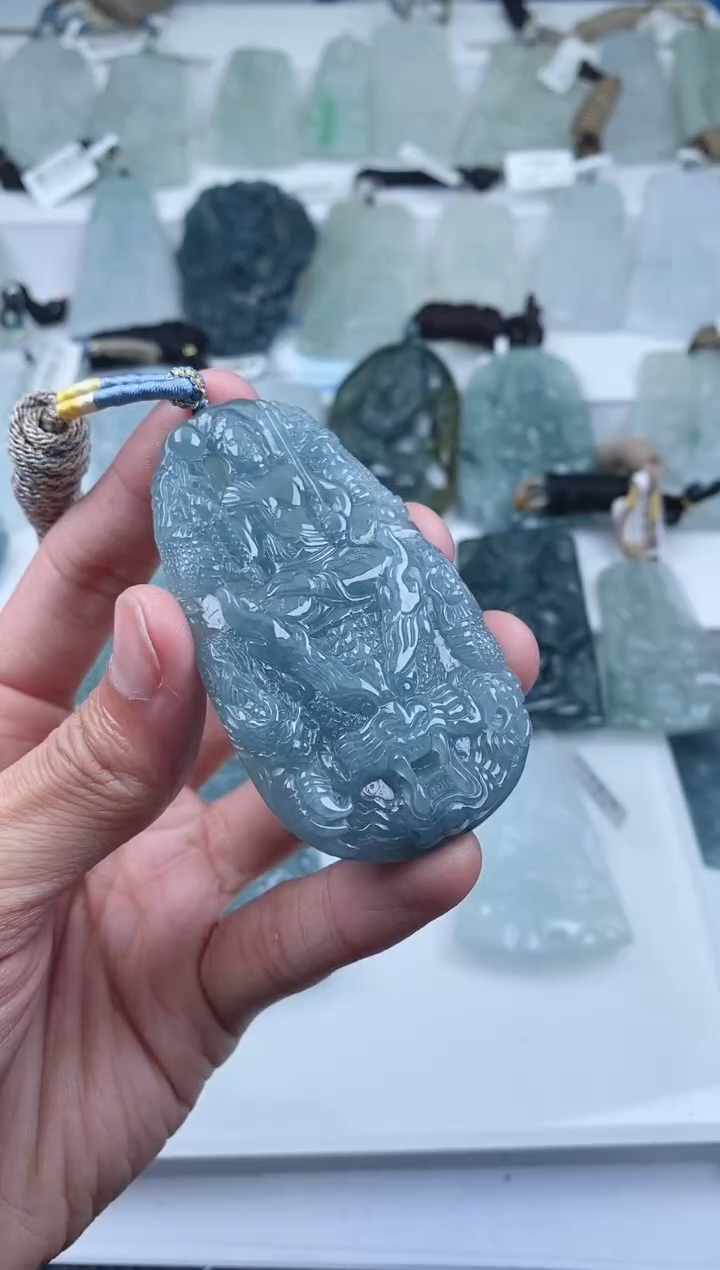 【闪购商品】翡翠颈饰未镶嵌        115