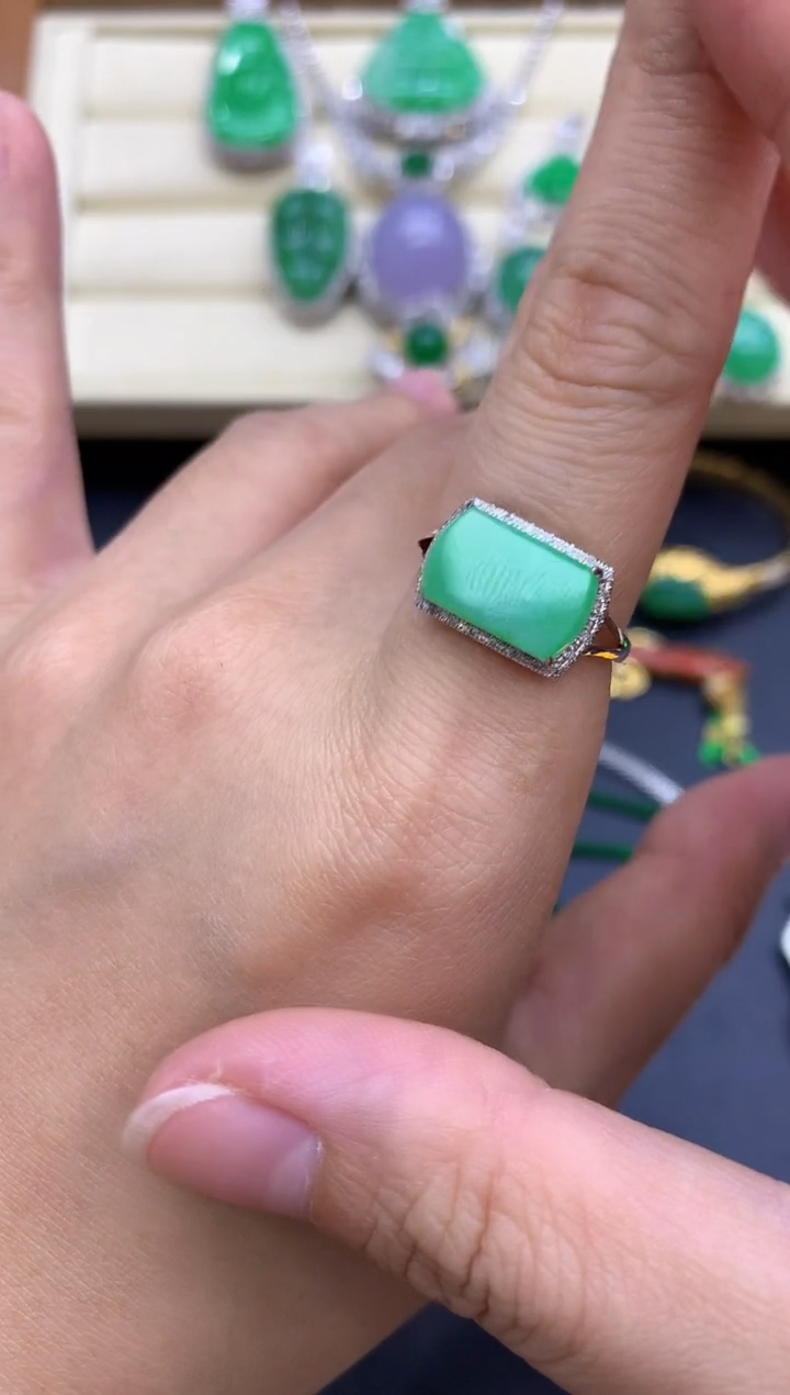 翡翠戒指18K金镶嵌249-中国好珍宝