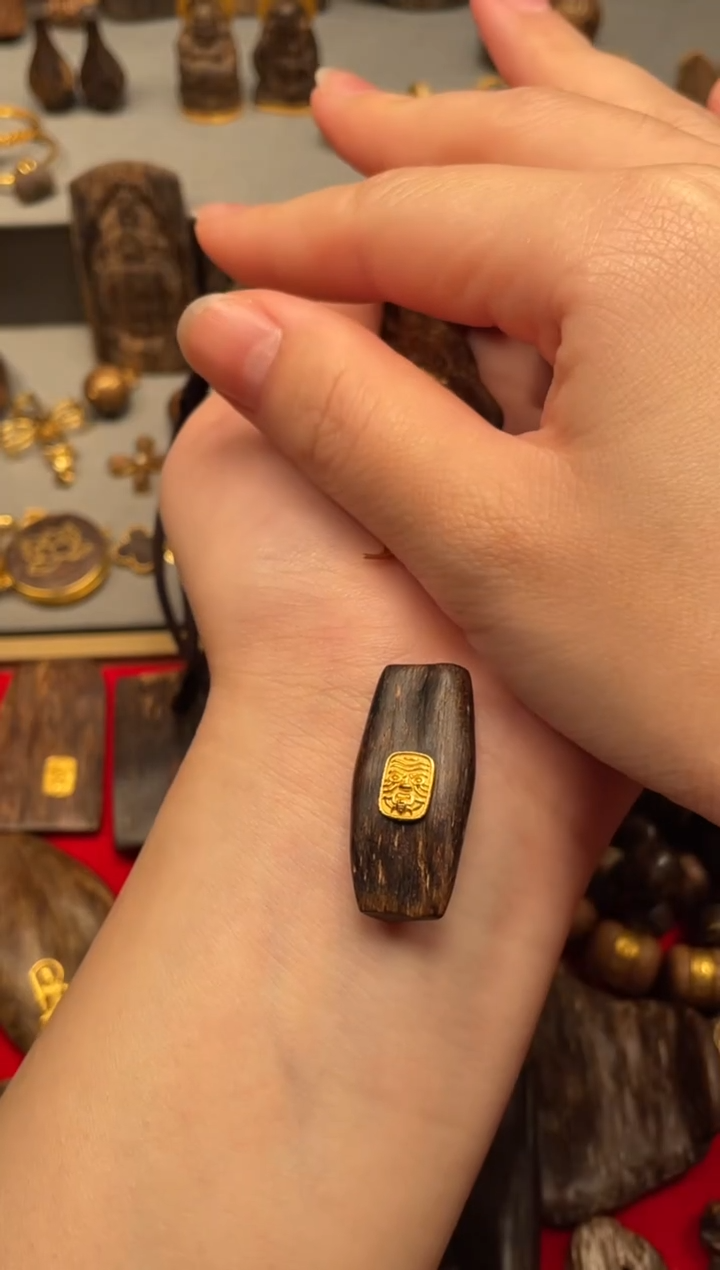 吊坠沉香 沉香吊坠18K金镶嵌设计8