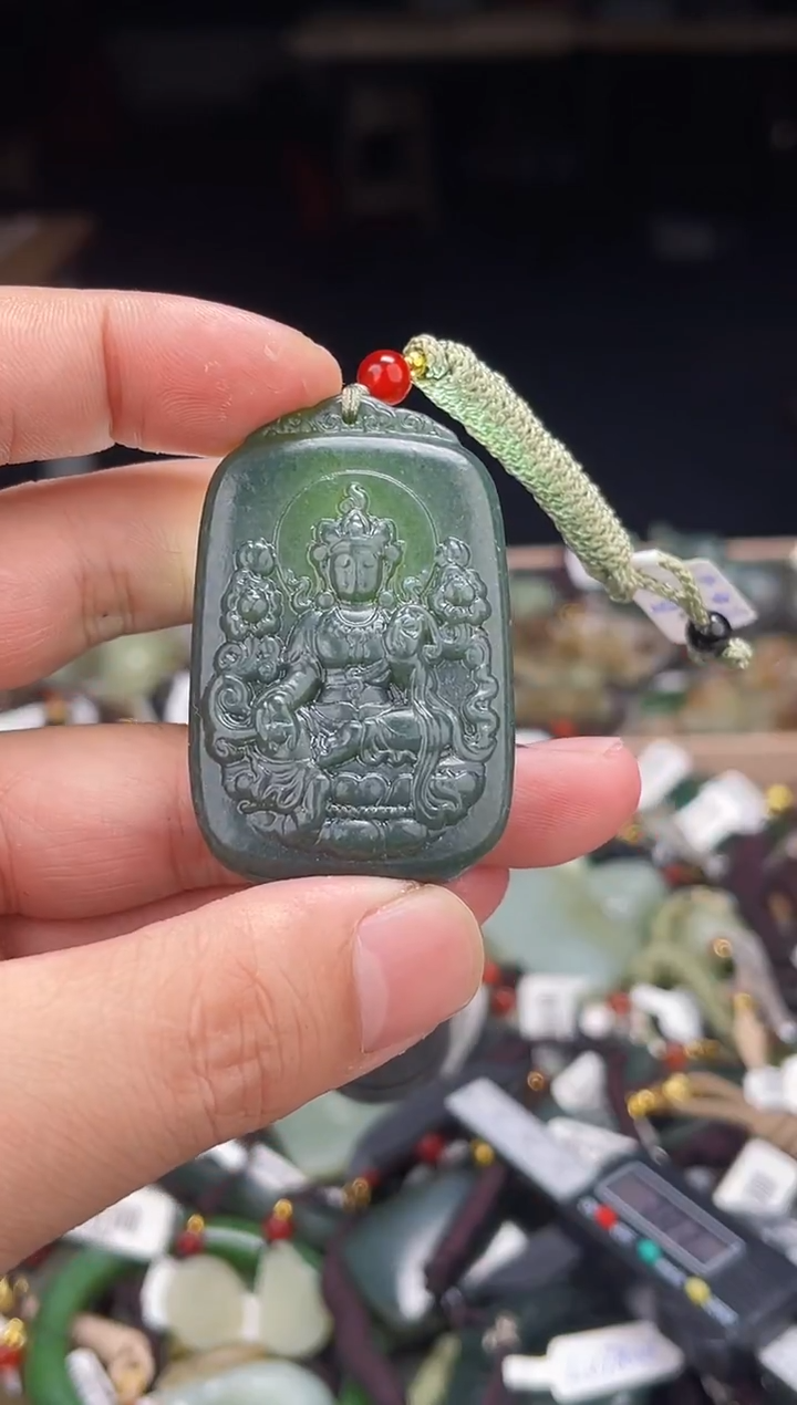 颈饰未镶嵌和田玉1