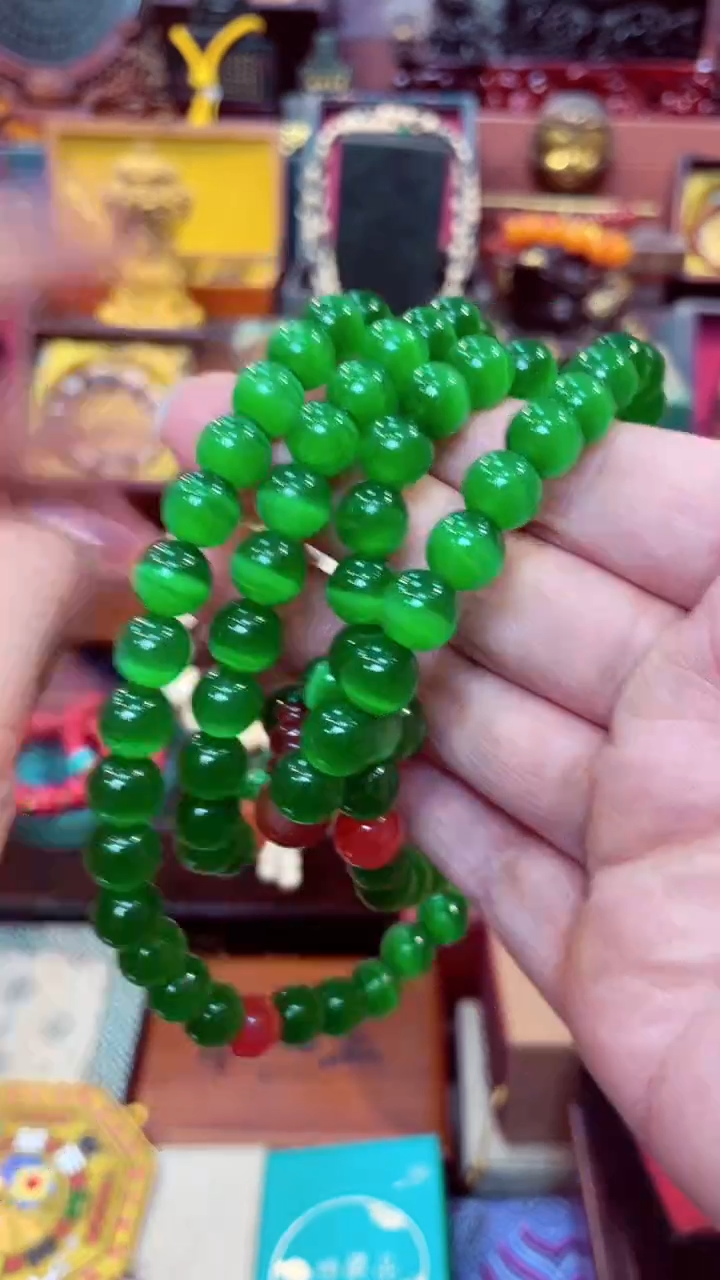 未镶嵌颈饰变石猫眼              