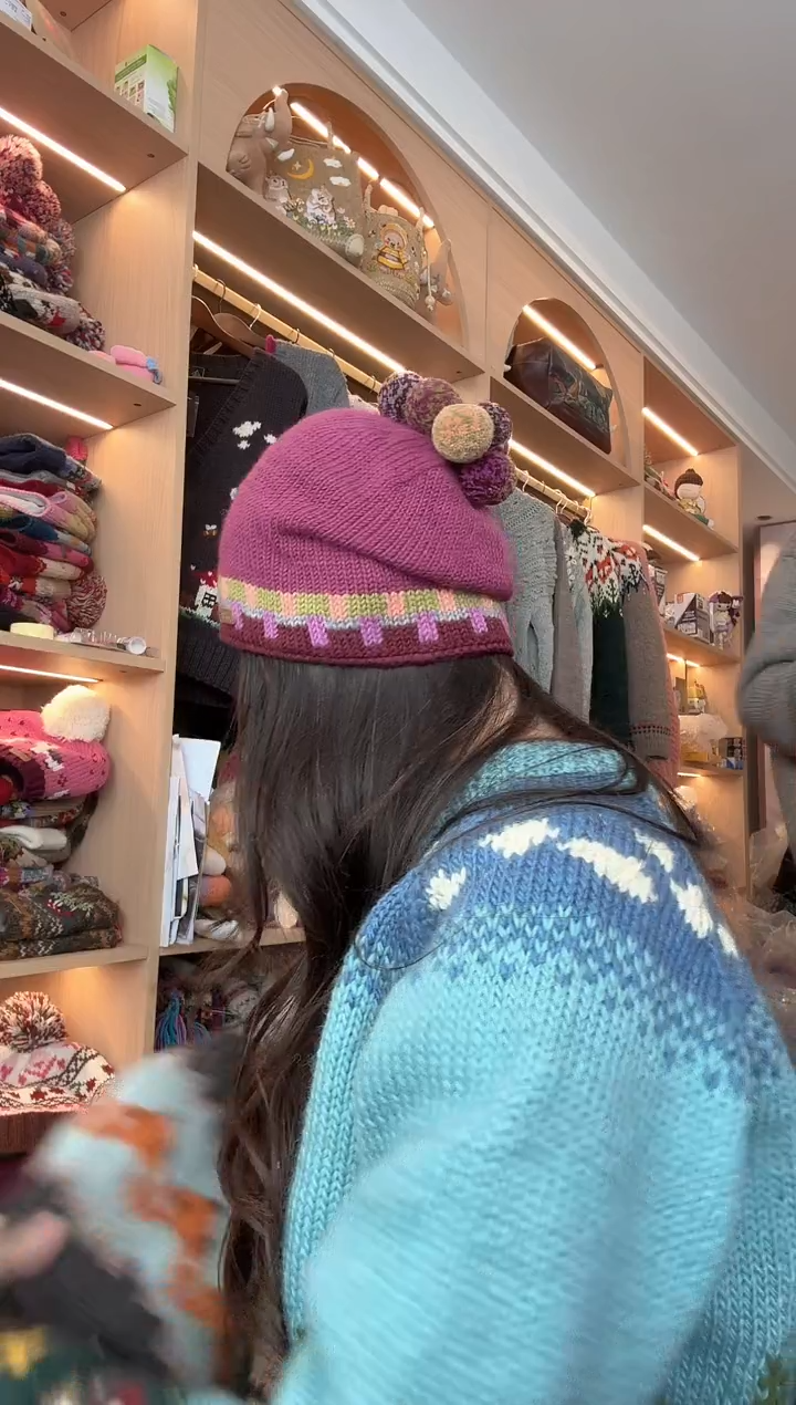 羊毛紫色八球堆堆帽