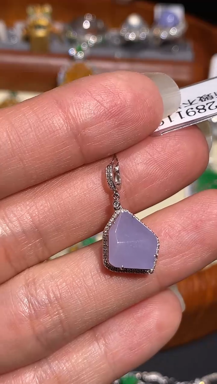 【闪购商品】翡翠吊坠(不含链)18K金镶嵌吊坠