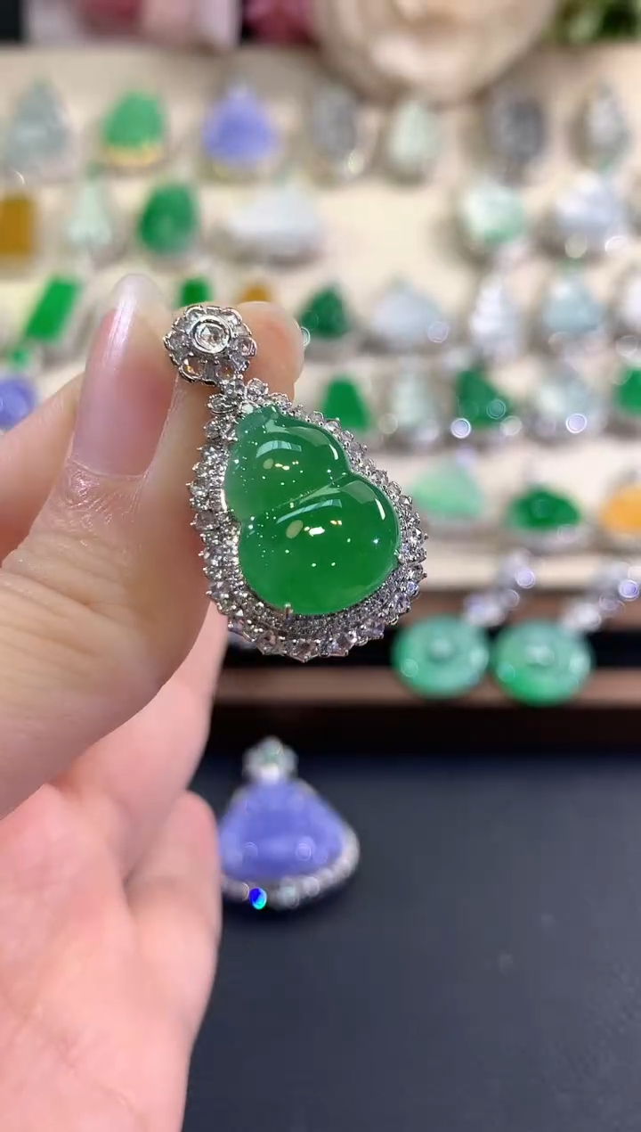 吊坠(不含链)18K金镶嵌翡翠d71    