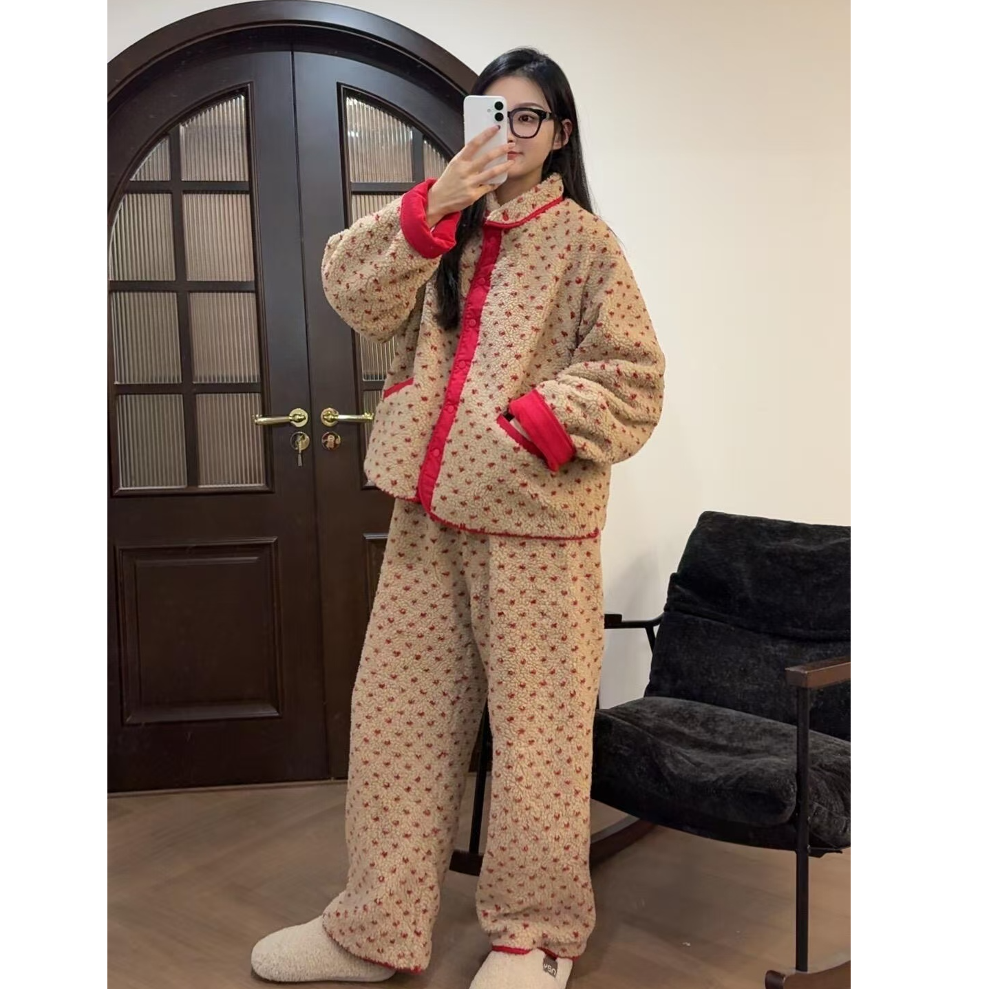 红色波点撞色长袖珊瑚绒睡衣女秋冬季新款大码加厚休闲家居服套装