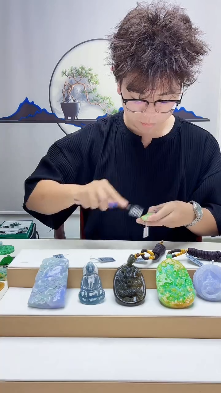 未镶嵌定制翡翠火*火4688zm-毛货挂件