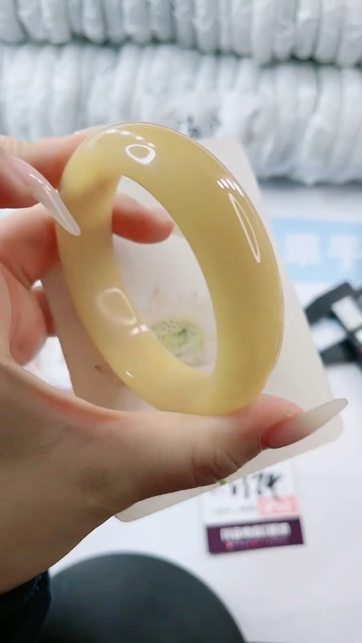 【闪购商品】石英质玉手镯未镶嵌多样性发货V374