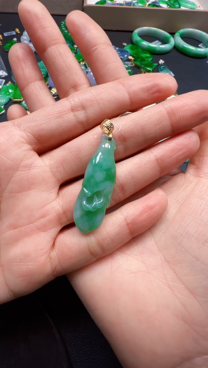 【闪购商品】翡翠吊坠(不含链)18K金镶嵌650