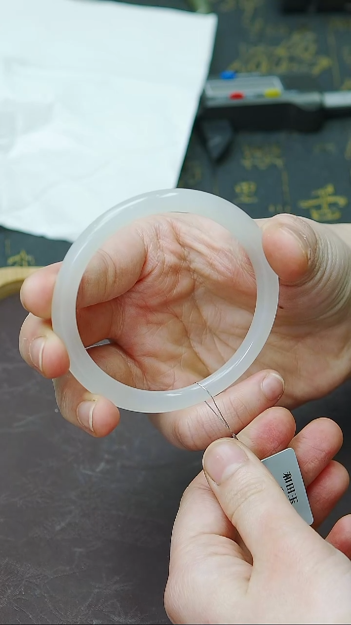 未镶嵌手镯和田玉54圈口白玉冰白美人条