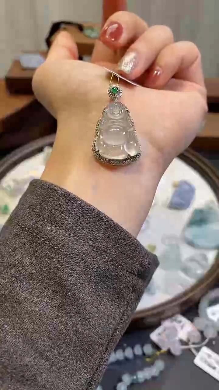 【闪购商品】翡翠颈饰18K金镶嵌佛