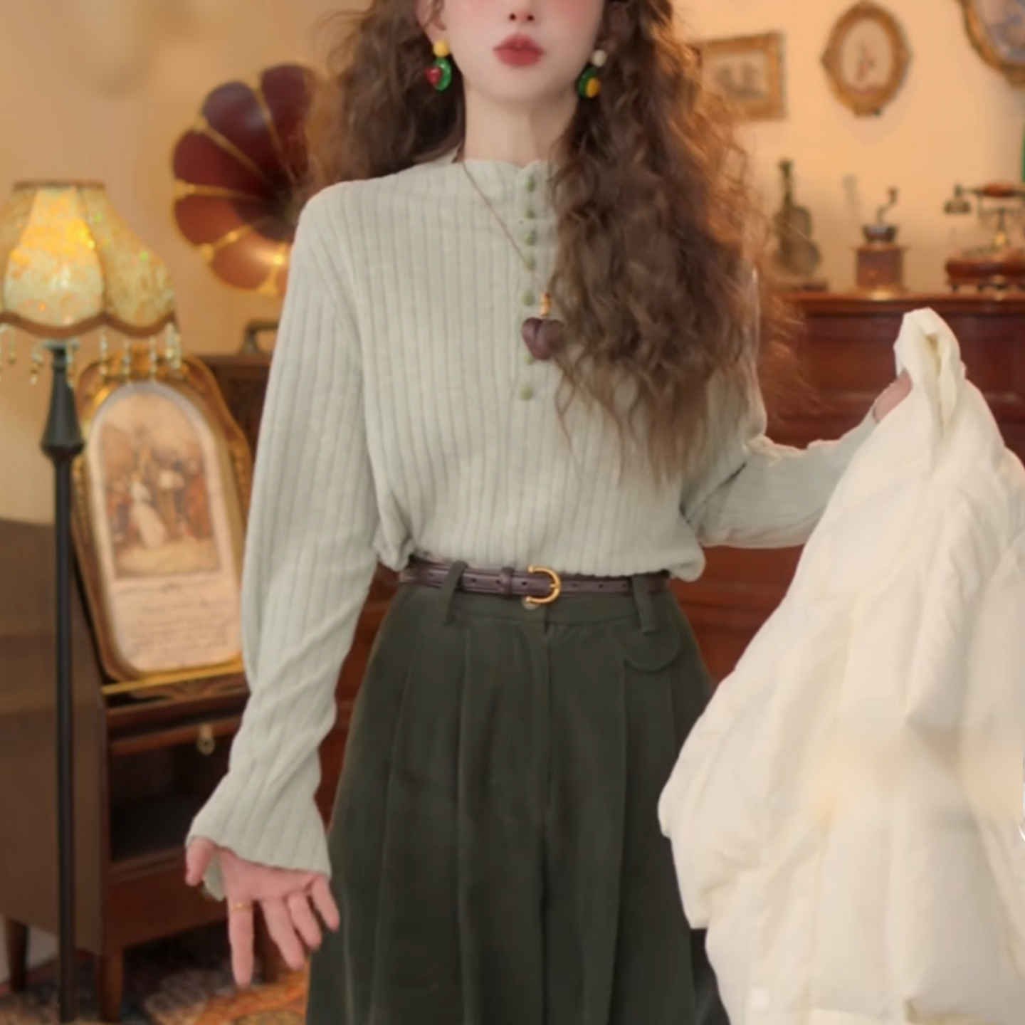 【苔阶碎光】2025秋冬港风复古针织套头百搭长袖打底上衣LK2508460