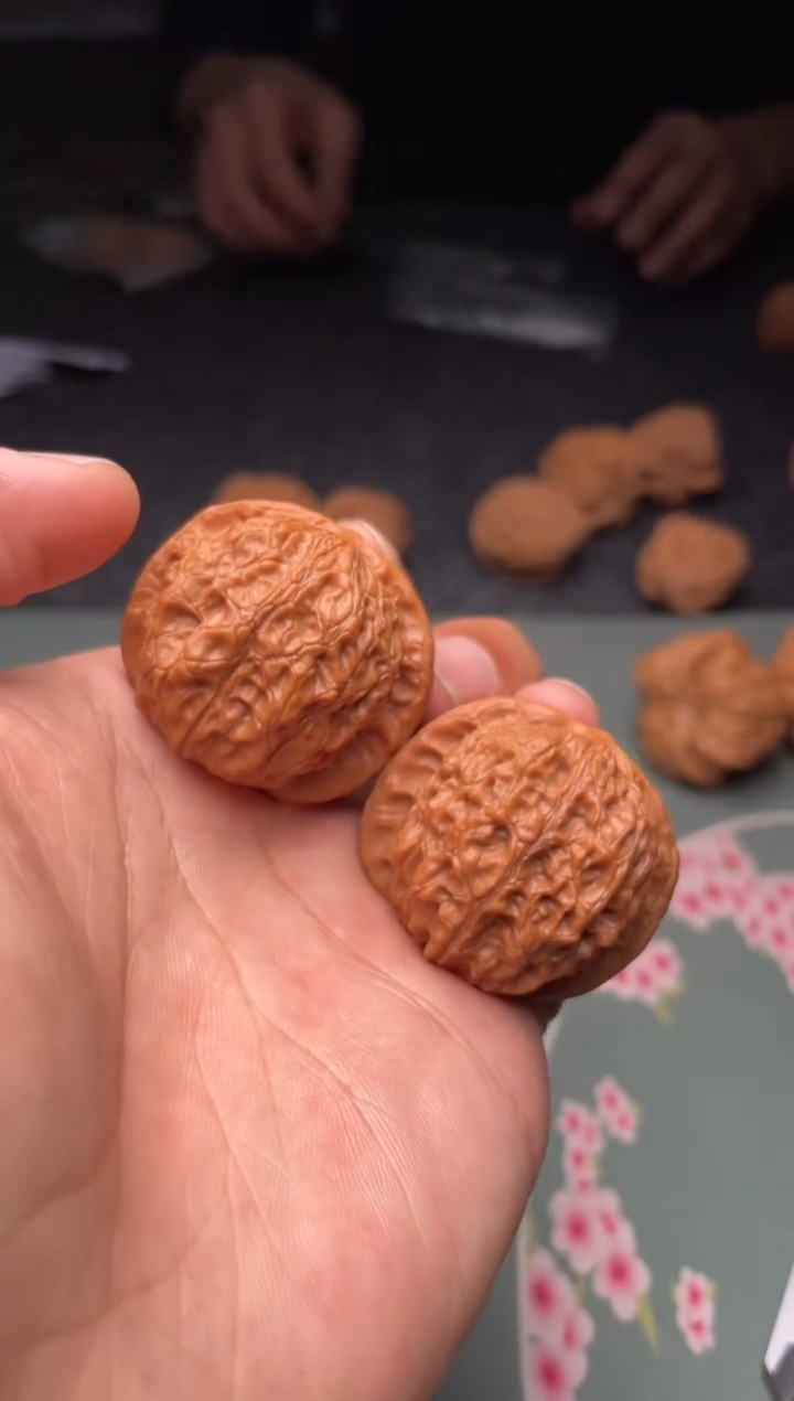 把件文玩核桃a265  血麒麟  37尺