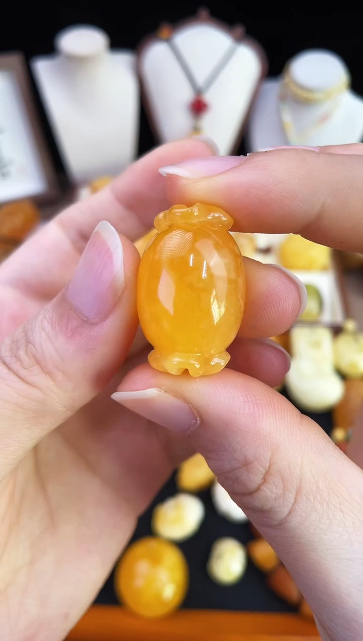 琥珀未镶嵌珠宝奇石艳*儿柒月