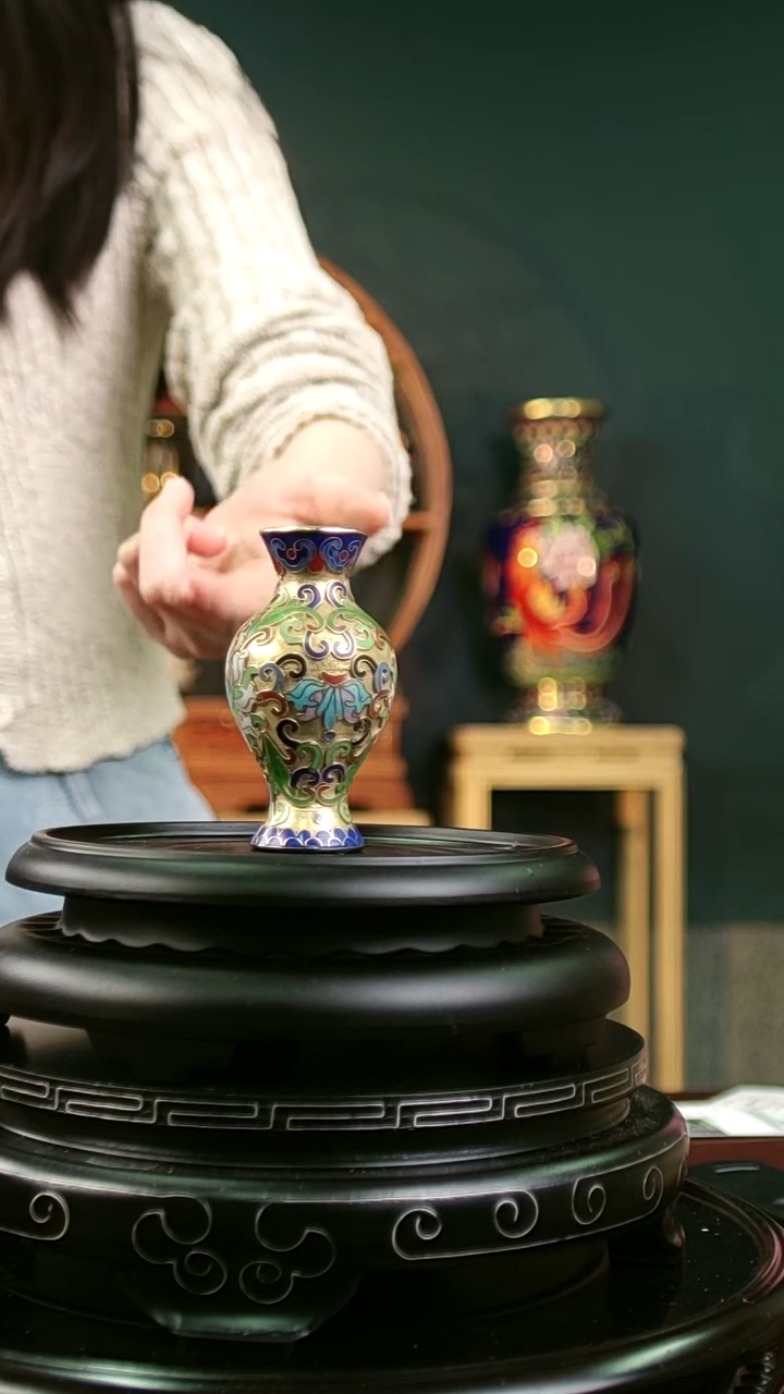 景泰蓝珍宝馆 金地景泰蓝赏瓶 带回流证书