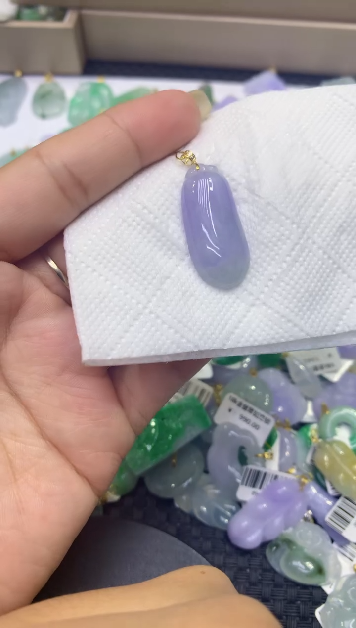 颈饰18K金镶嵌翡翠天然缅甸A货翡翠1