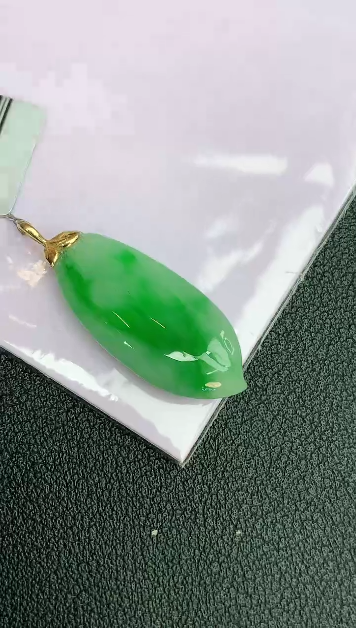 颈饰18K金镶嵌翡翠赠礼盒证书 麦麦