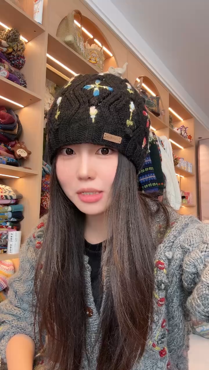 美丽如黑色满刺绣帽