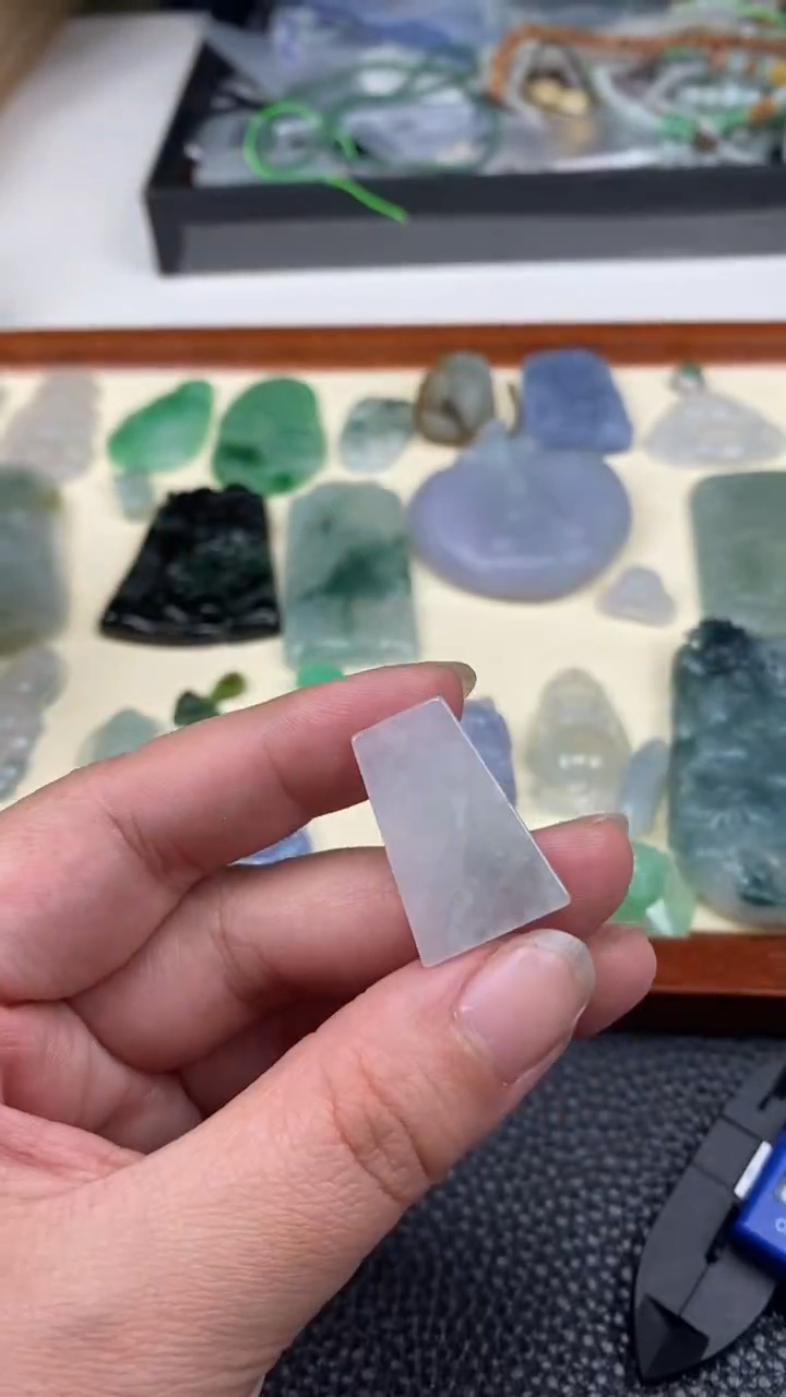 【闪购商品】翡翠挂件未镶嵌无事牌