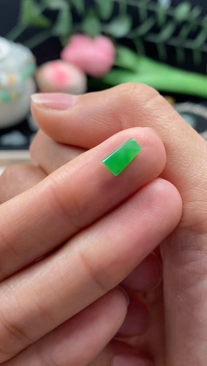 【闪购商品】翡翠颈饰未镶嵌翡翠阳绿无事牌